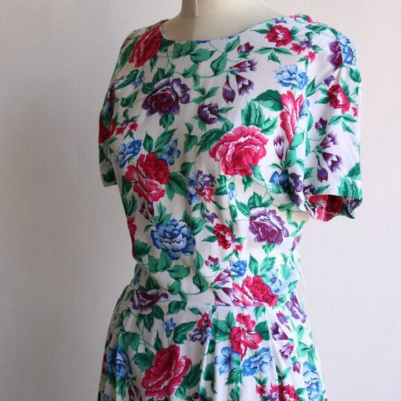 Vintage 1980's Dress with Pockets, Tareti Howard Levi Floral print with Criss Cr - Picture 6 of 10